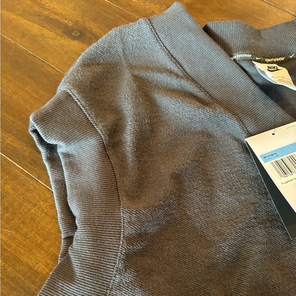 NWT Nike Oversized Top - Picture 2 of 5